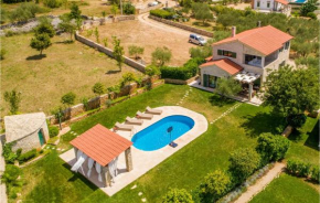 Beautiful home in Linardici w/ Outdoor swimming pool, WiFi and 4 Bedrooms